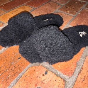 UGG Fuzz Yeah Black Shearling Slide Slippers Women’s Size 6